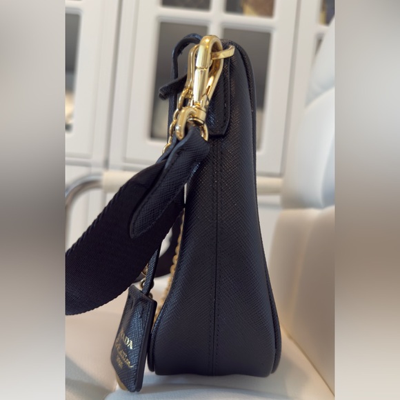 💥Prada Reedition Bag 💼 - Picture 10 of 15